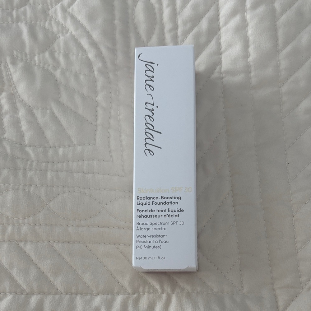 NIB Jane Iredale Radiance-Boosting Liquid Foundation - White